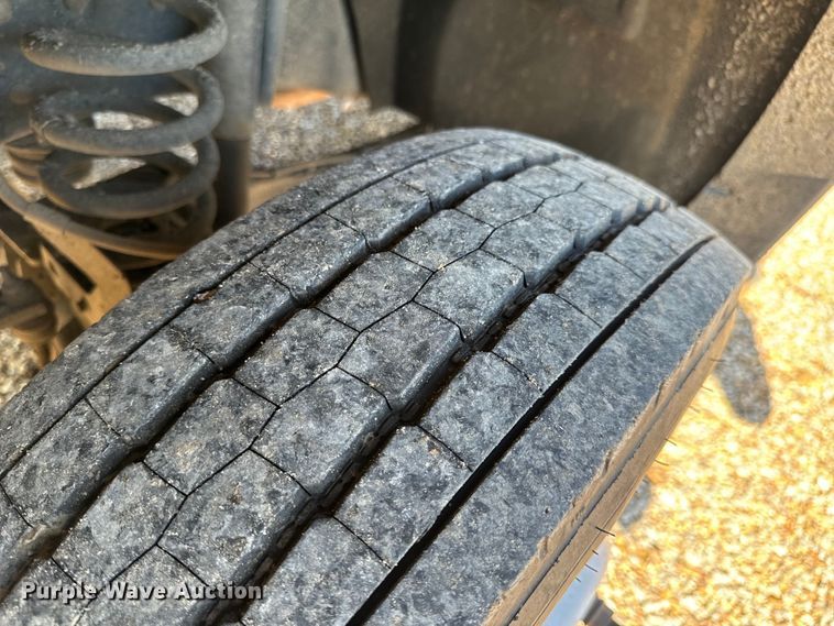 image for item EH6811 2012 Ford  F450 Super Duty XL flatbed truck