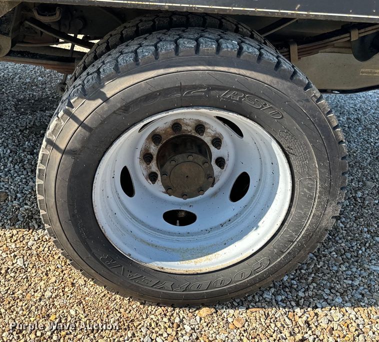 image for item EH6811 2012 Ford  F450 Super Duty XL flatbed truck