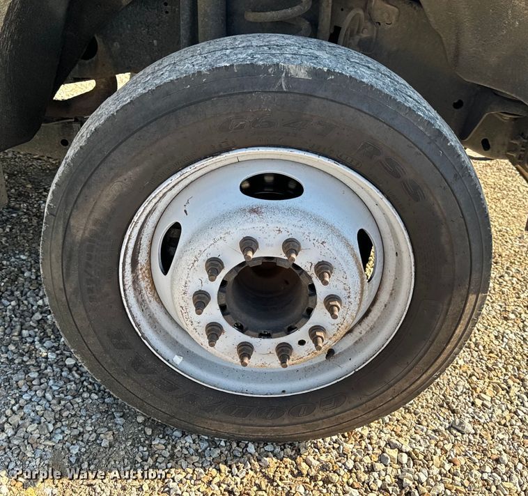 image for item EH6811 2012 Ford  F450 Super Duty XL flatbed truck