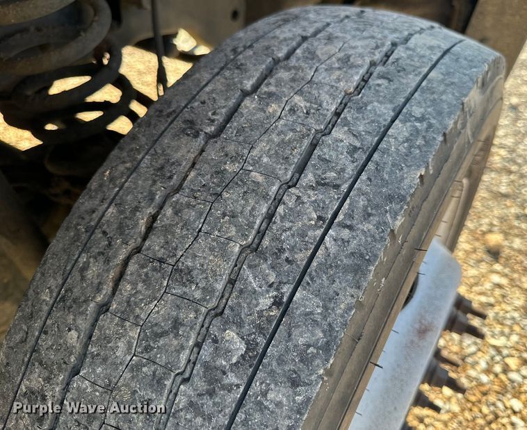 image for item EH6811 2012 Ford  F450 Super Duty XL flatbed truck