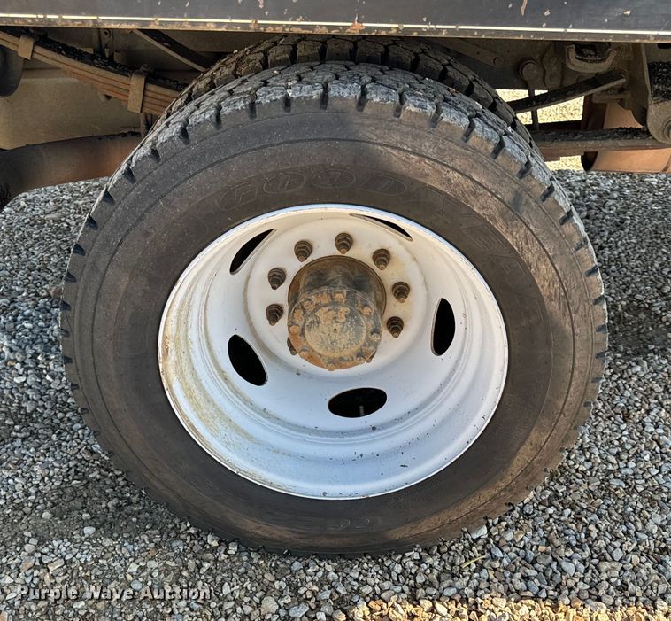 image for item EH6811 2012 Ford  F450 Super Duty XL flatbed truck