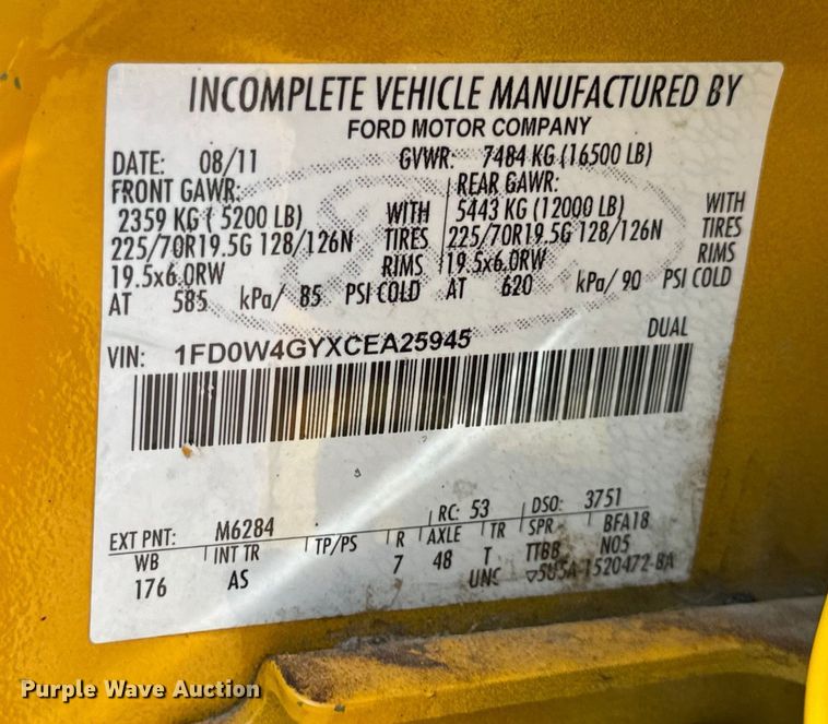 image for item EH6811 2012 Ford  F450 Super Duty XL flatbed truck