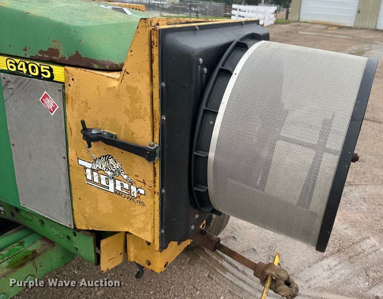 image for item EJ2815 2000 John Deere 6405 tractor