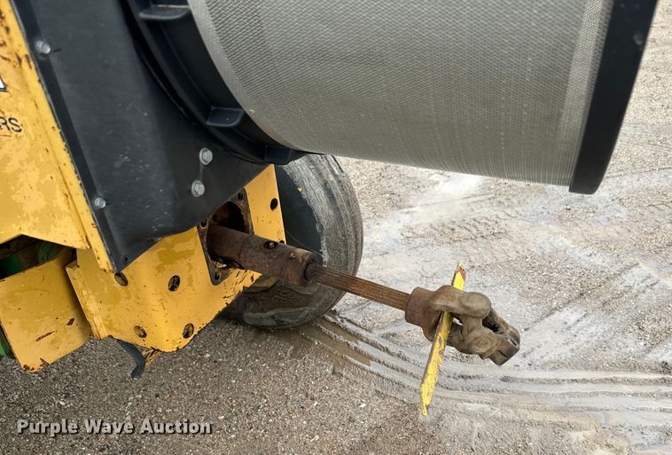 image for item EJ2815 2000 John Deere 6405 tractor