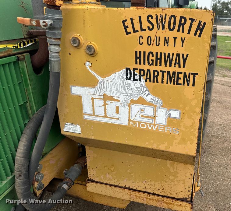 image for item EJ2815 2000 John Deere 6405 tractor