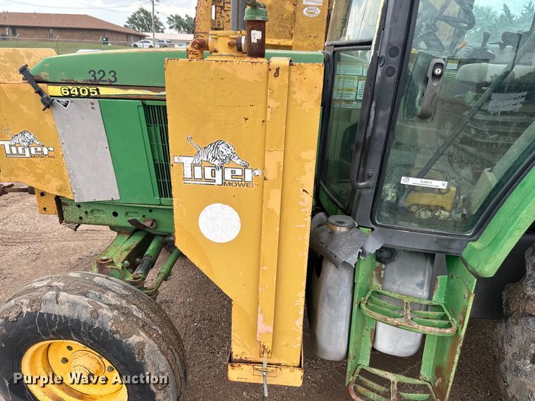 image for item EJ2815 2000 John Deere 6405 tractor