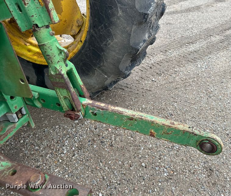 image for item EJ2815 2000 John Deere 6405 tractor