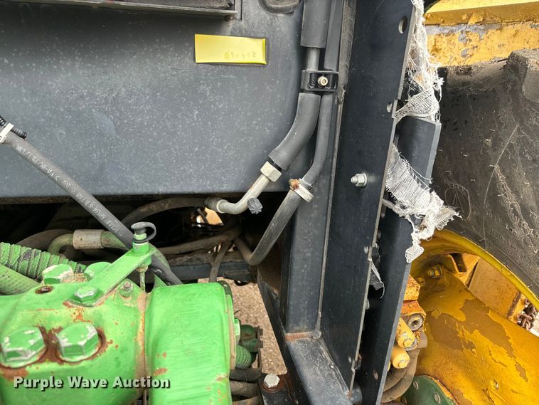 image for item EJ2815 2000 John Deere 6405 tractor