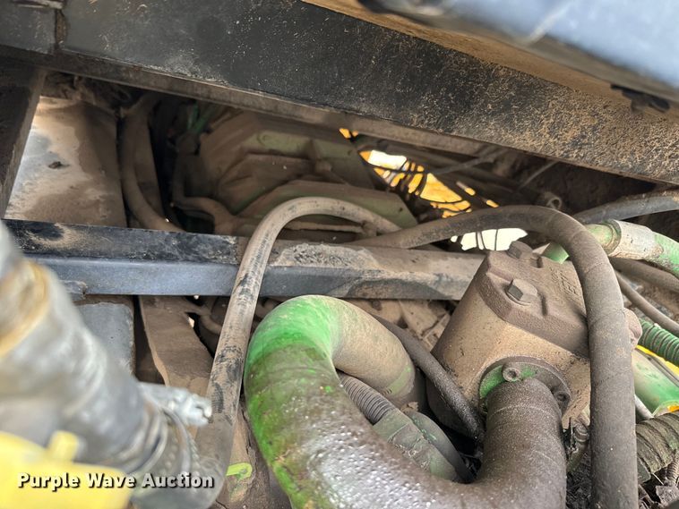 image for item EJ2815 2000 John Deere 6405 tractor