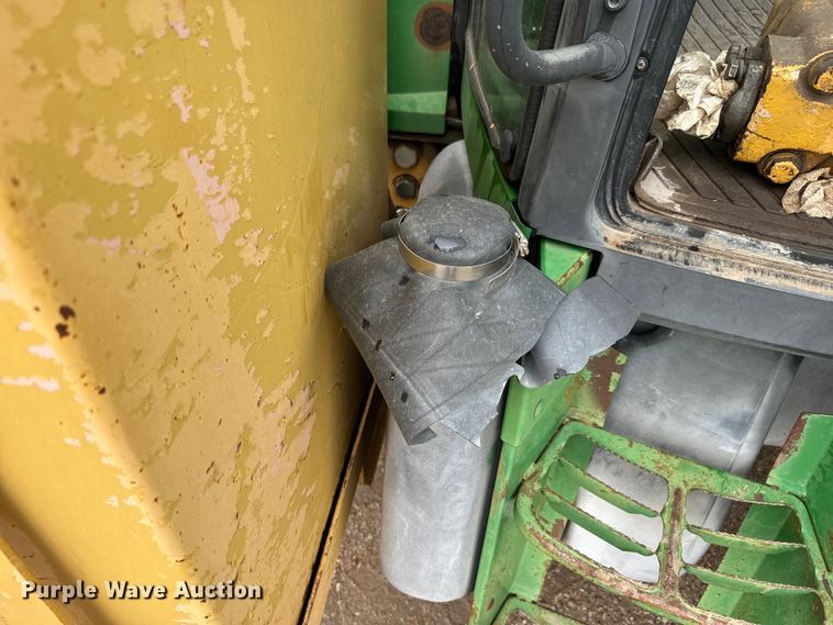 image for item EJ2815 2000 John Deere 6405 tractor