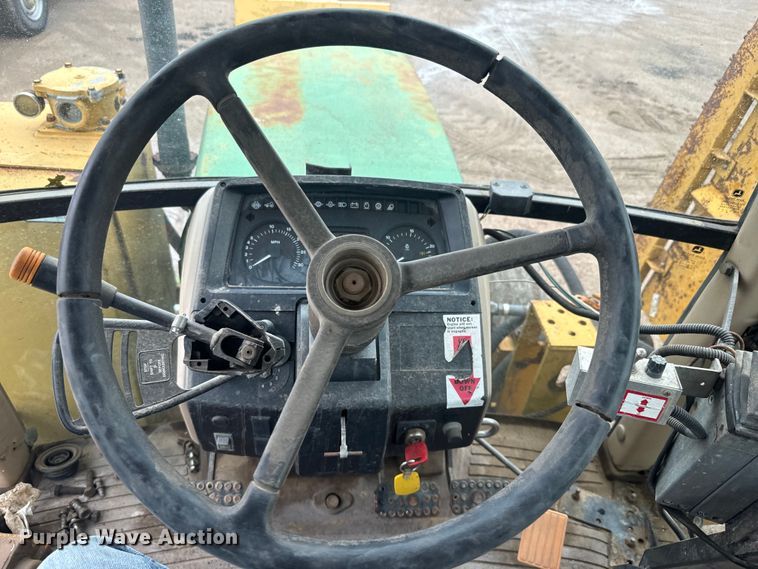 image for item EJ2815 2000 John Deere 6405 tractor