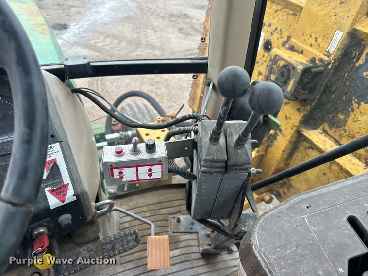 image for item EJ2815 2000 John Deere 6405 tractor