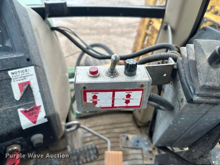 image for item EJ2815 2000 John Deere 6405 tractor