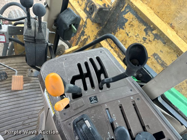 image for item EJ2815 2000 John Deere 6405 tractor