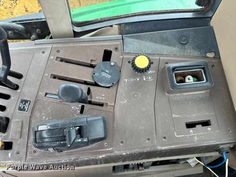 image for item EJ2815 2000 John Deere 6405 tractor