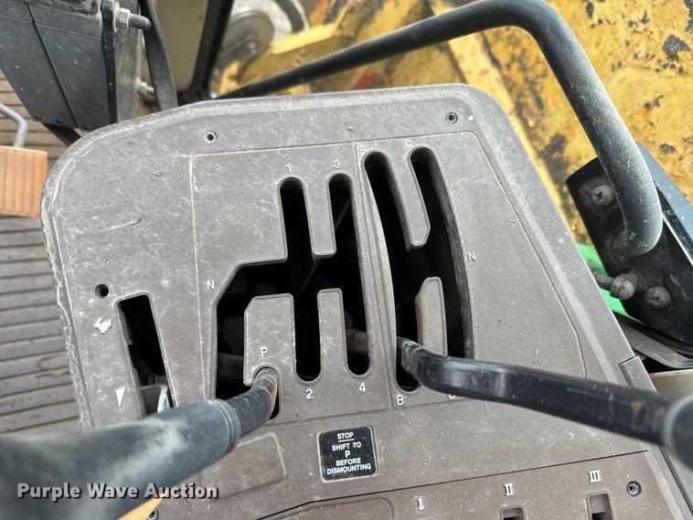 image for item EJ2815 2000 John Deere 6405 tractor