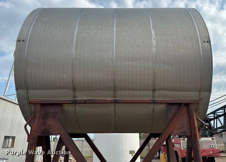 image for item EJ2818 Insulated tank