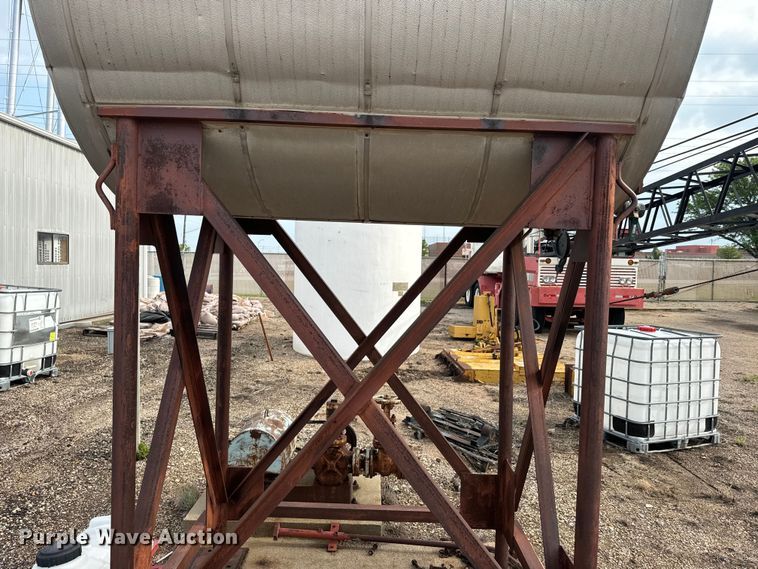 image for item EJ2818 Insulated tank