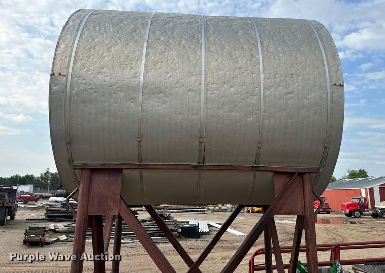 image for item EJ2818 Insulated tank