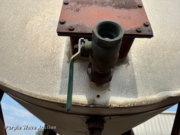 image for item EJ2818 Insulated tank