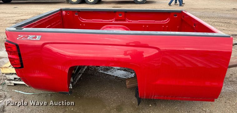 image for item EJ2820 2015 Chevrolet Silverado 3500 LT 8' pickup bed