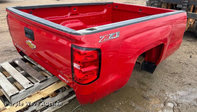 image for item EJ2820 2015 Chevrolet Silverado 3500 LT 8' pickup bed