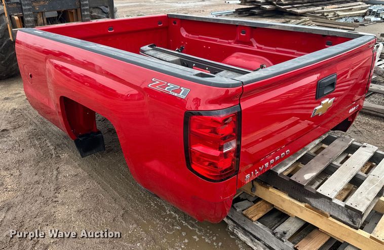 image for item EJ2820 2015 Chevrolet Silverado 3500 LT 8' pickup bed