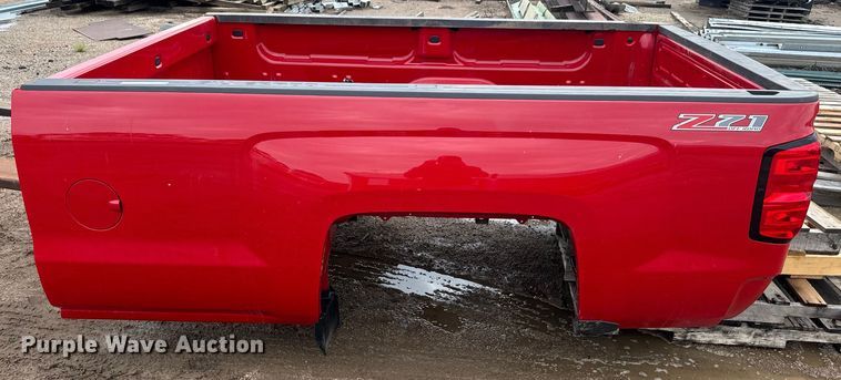 image for item EJ2820 2015 Chevrolet Silverado 3500 LT 8' pickup bed