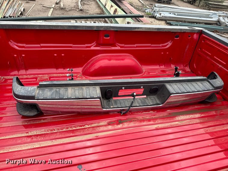 image for item EJ2820 2015 Chevrolet Silverado 3500 LT 8' pickup bed