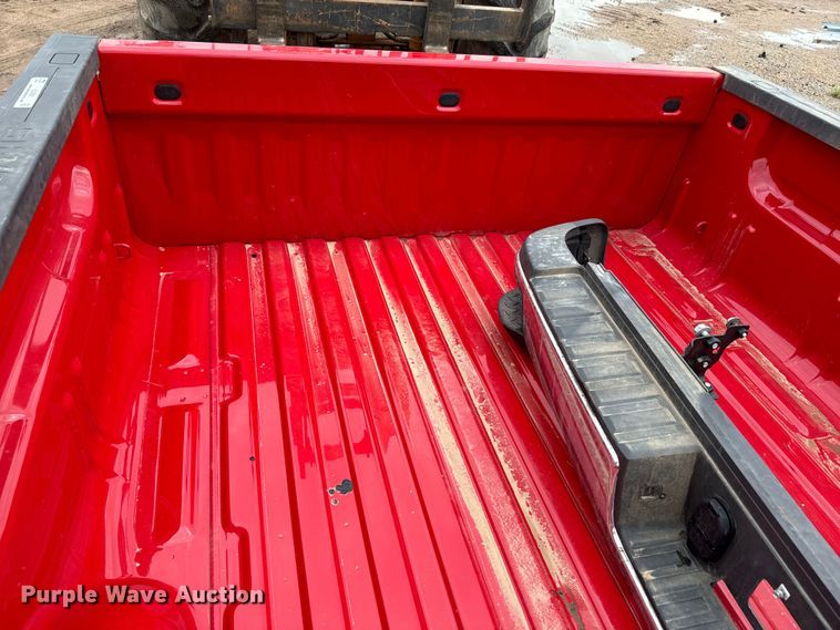 image for item EJ2820 2015 Chevrolet Silverado 3500 LT 8' pickup bed