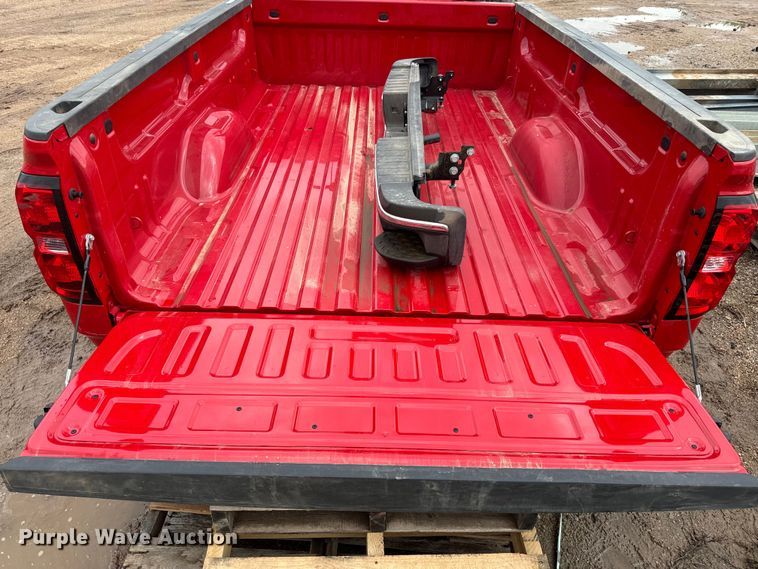 image for item EJ2820 2015 Chevrolet Silverado 3500 LT 8' pickup bed