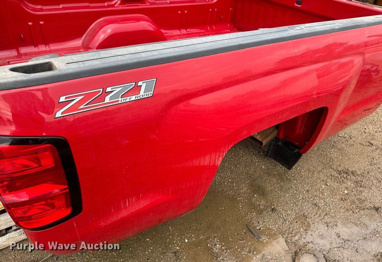 image for item EJ2820 2015 Chevrolet Silverado 3500 LT 8' pickup bed