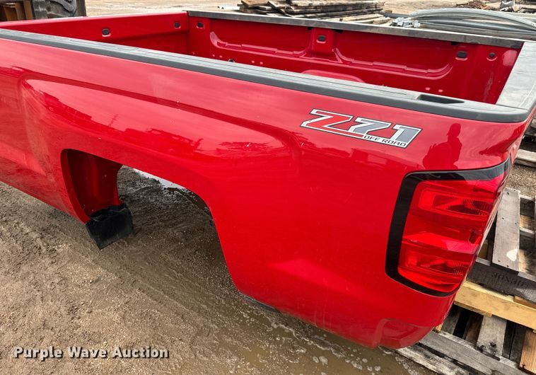 image for item EJ2820 2015 Chevrolet Silverado 3500 LT 8' pickup bed
