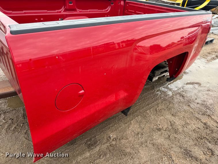 image for item EJ2820 2015 Chevrolet Silverado 3500 LT 8' pickup bed