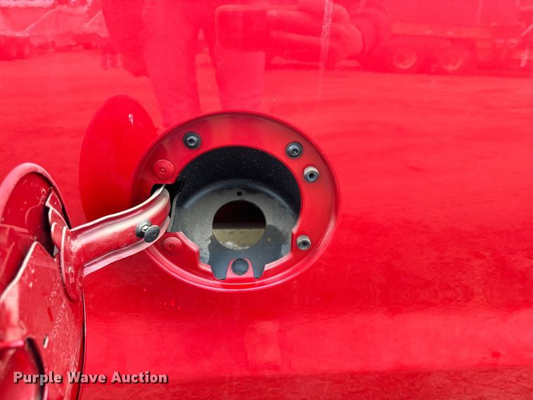 image for item EJ2820 2015 Chevrolet Silverado 3500 LT 8' pickup bed