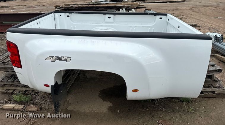 image for item EJ2821 2012 Chevrolet Silverado 3500 LS 8' pickup bed 