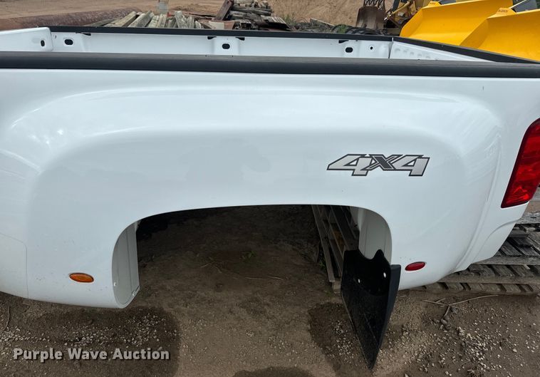 image for item EJ2821 2012 Chevrolet Silverado 3500 LS 8' pickup bed 