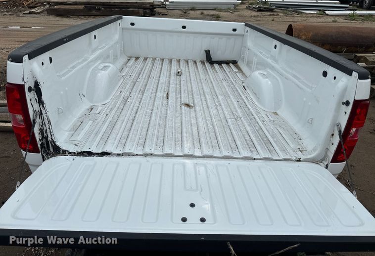 image for item EJ2821 2012 Chevrolet Silverado 3500 LS 8' pickup bed 