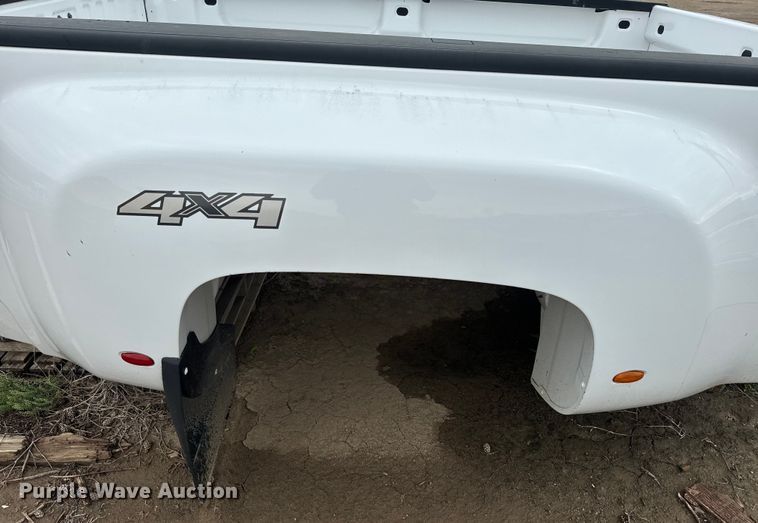 image for item EJ2821 2012 Chevrolet Silverado 3500 LS 8' pickup bed 