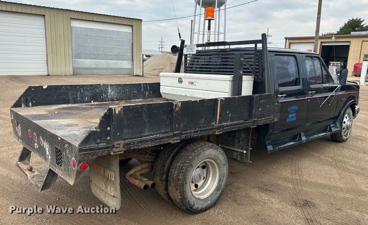 image for item EJ2823 1994 Ford F350 XLT Crew Cab flatbed pickup truck