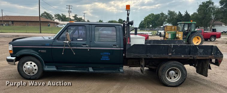 image for item EJ2823 1994 Ford F350 XLT Crew Cab flatbed pickup truck