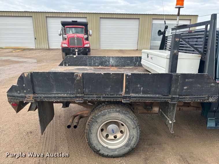 image for item EJ2823 1994 Ford F350 XLT Crew Cab flatbed pickup truck