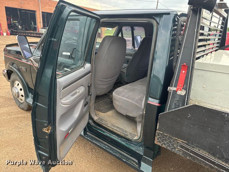 image for item EJ2823 1994 Ford F350 XLT Crew Cab flatbed pickup truck