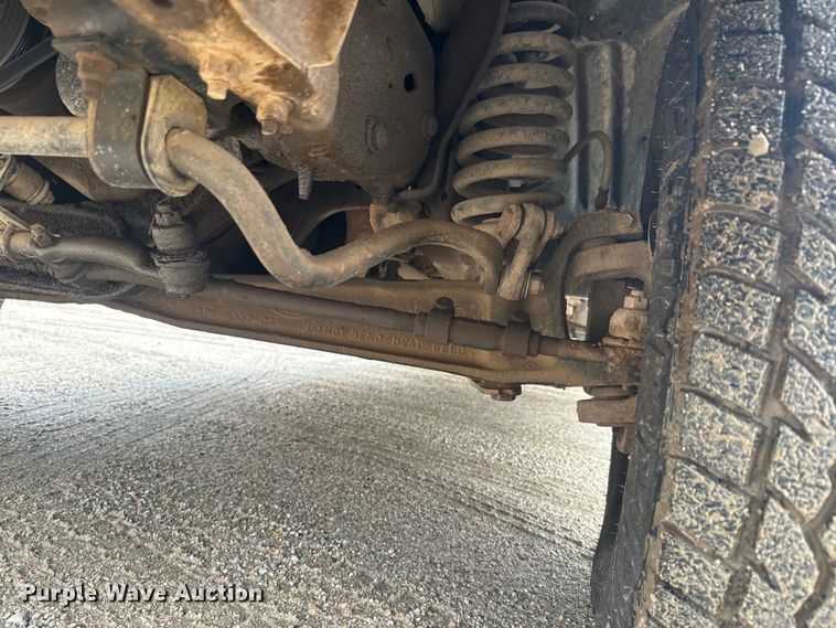 image for item EJ2823 1994 Ford F350 XLT Crew Cab flatbed pickup truck