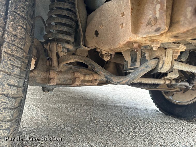 image for item EJ2823 1994 Ford F350 XLT Crew Cab flatbed pickup truck