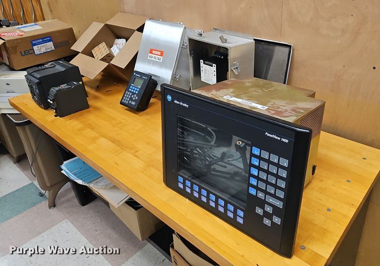 image for item EJ5439 Allen-Bradley Panelview 1400 panel