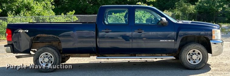 image for item EK4615 2009 Chevrolet Silverado 3500HD LS Crew Cab pickup truck