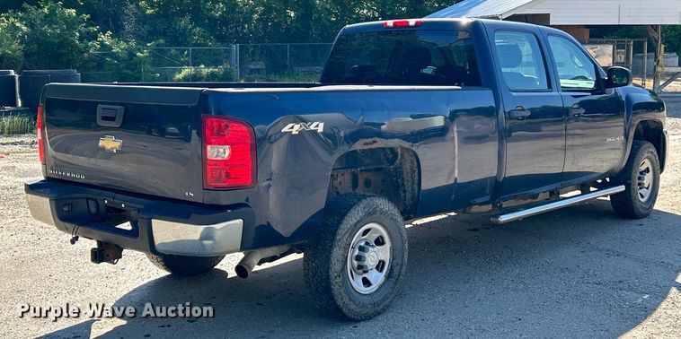 image for item EK4615 2009 Chevrolet Silverado 3500HD LS Crew Cab pickup truck