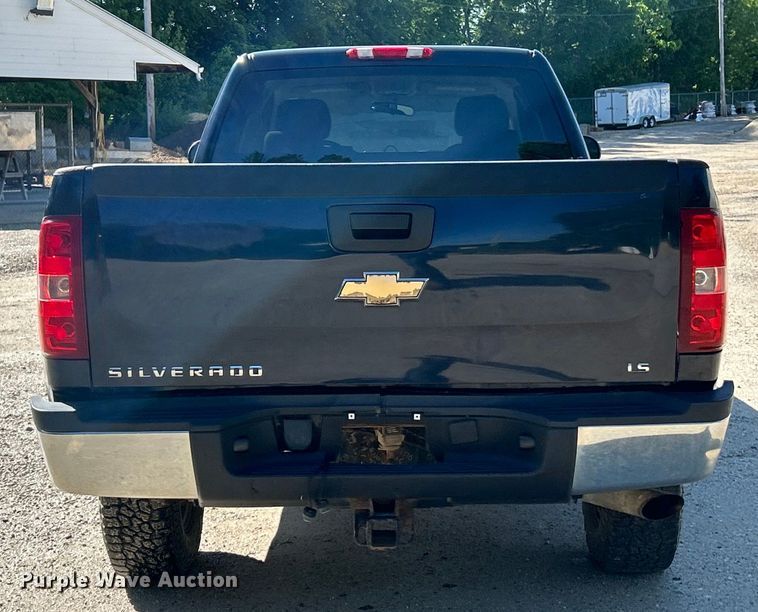 image for item EK4615 2009 Chevrolet Silverado 3500HD LS Crew Cab pickup truck