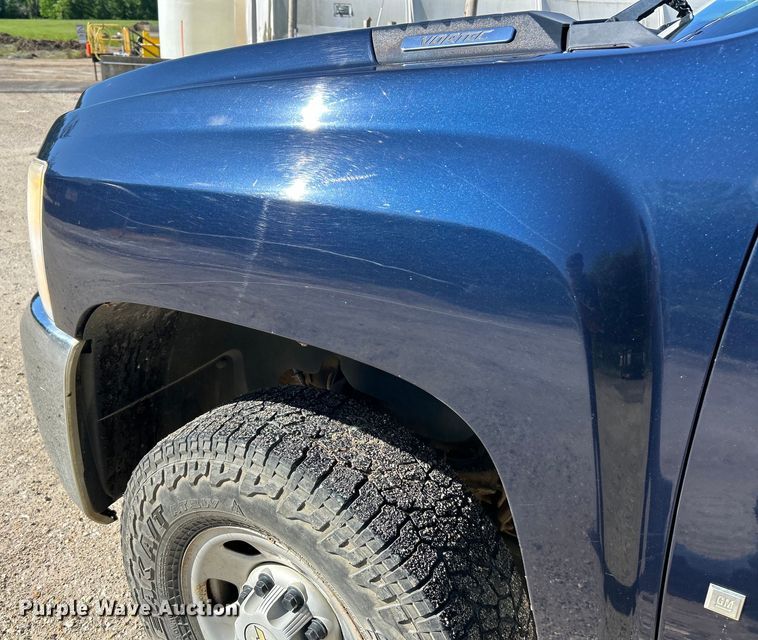 image for item EK4615 2009 Chevrolet Silverado 3500HD LS Crew Cab pickup truck